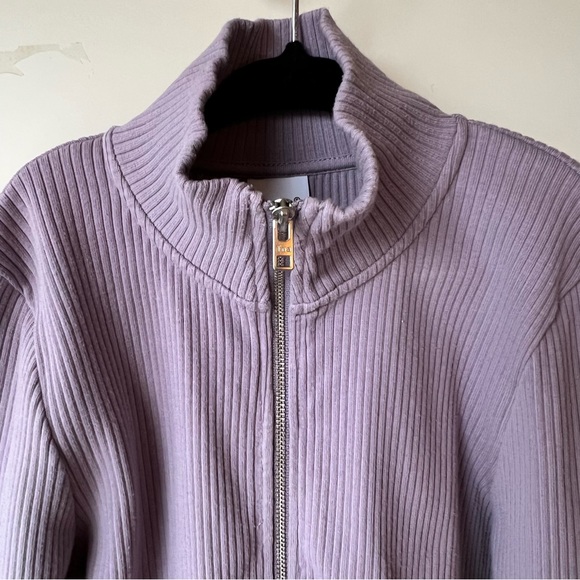 TNA Mock Neck Full Zip Long Sleeve Crop T-Shirt - Picture 5 of 13